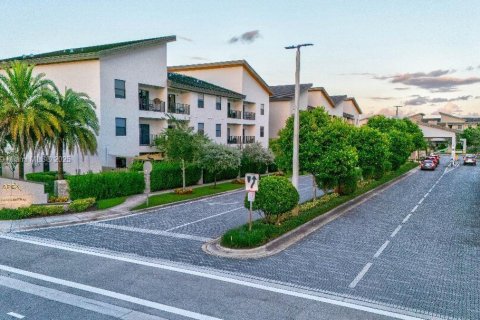 Condominio en alquiler en Doral, Florida, 2 dormitorios № 1952058 - foto 3