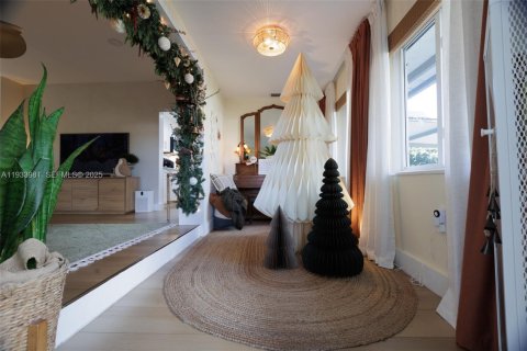 Casa en venta en Miami, Florida, 4 dormitorios, 152.64 m2 № 1992219 - foto 4