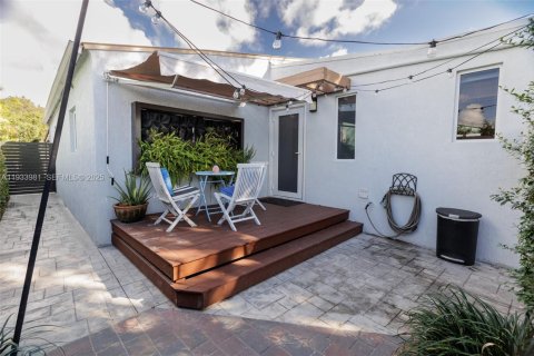 Casa en venta en Miami, Florida, 4 dormitorios, 152.64 m2 № 1992219 - foto 22