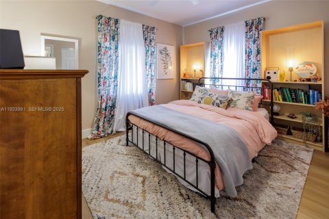Casa en venta en Miami, Florida, 4 dormitorios, 152.64 m2 № 1992219 - foto 9