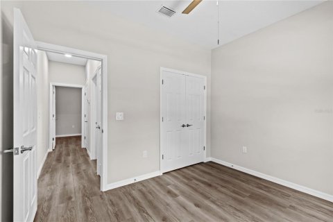 House in Tampa, Florida 3 bedrooms, 116.22 sq.m. № 2205732 - photo 16