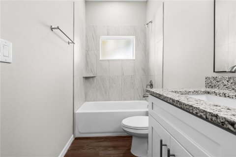 House in Tampa, Florida 3 bedrooms, 116.22 sq.m. № 2205732 - photo 11