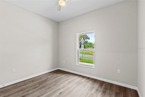 House in Tampa, Florida 3 bedrooms, 116.22 sq.m. № 2205732 - photo 17