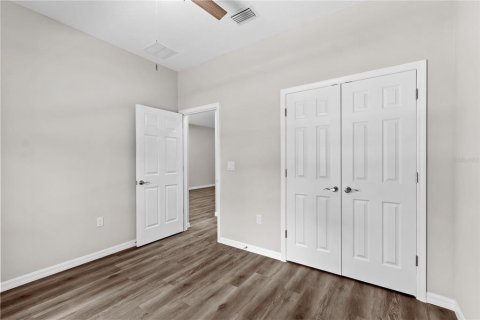 House in Tampa, Florida 3 bedrooms, 116.22 sq.m. № 2205732 - photo 5