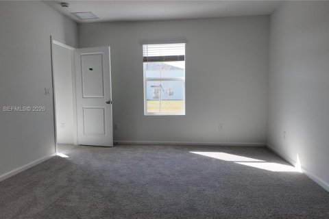 House in Port St. Lucie, Florida 5 bedrooms, 216.09 sq.m. № 2043090 - photo 25