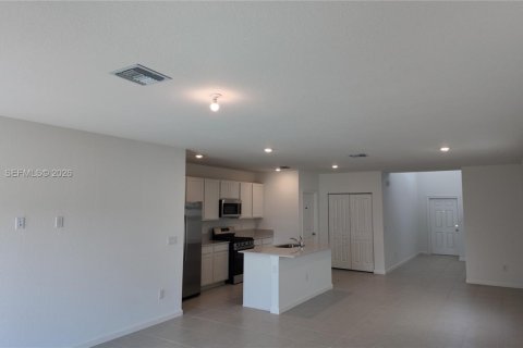 House in Port St. Lucie, Florida 5 bedrooms, 216.09 sq.m. № 2043090 - photo 20