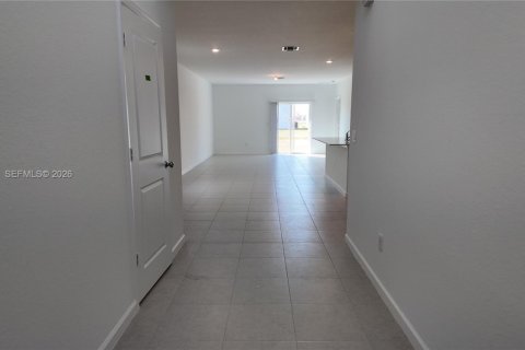 House in Port St. Lucie, Florida 5 bedrooms, 216.09 sq.m. № 2043090 - photo 11