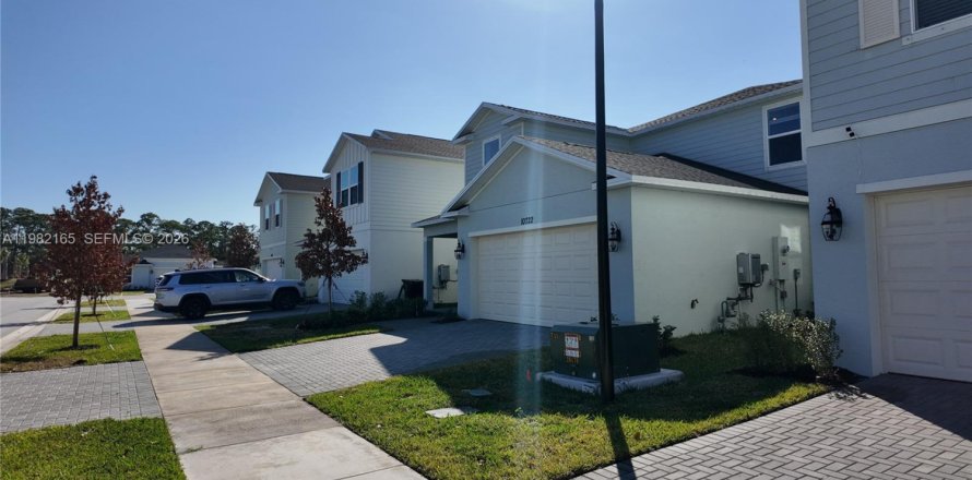 House in Port St. Lucie, Florida 5 bedrooms, 216.09 sq.m. № 2043090