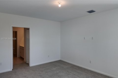 House in Port St. Lucie, Florida 5 bedrooms, 216.09 sq.m. № 2043090 - photo 24