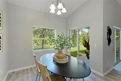 House in North Port, Florida 3 bedrooms, 139.91 sq.m. № 2196162 - photo 23