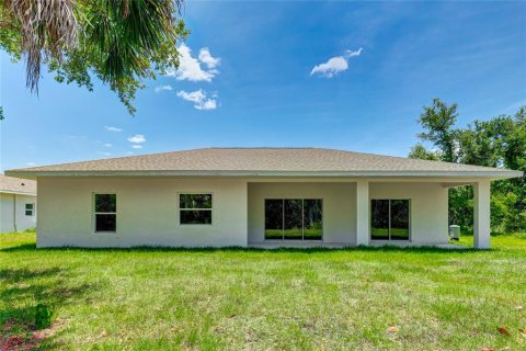 House in North Port, Florida 3 bedrooms, 139.91 sq.m. № 2196162 - photo 4