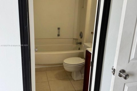 Copropriété à louer à Miami, Floride: 2 chambres, 84.17 m2 № 1954777 - photo 6