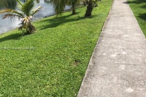 Copropriété à louer à Miami, Floride: 2 chambres, 84.17 m2 № 1954777 - photo 21