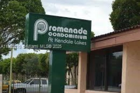 Copropriété à louer à Miami, Floride: 2 chambres, 84.17 m2 № 1954777 - photo 1