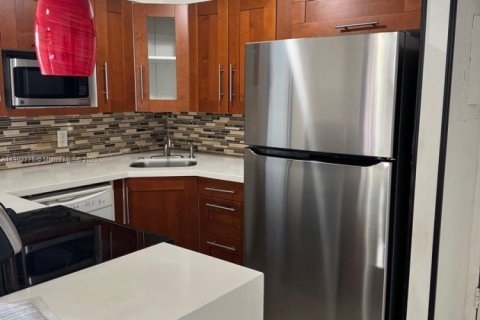 Copropriété à louer à Miami, Floride: 2 chambres, 84.17 m2 № 1954777 - photo 3