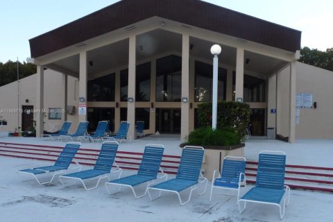 Copropriété à louer à Miami, Floride: 2 chambres, 84.17 m2 № 1954777 - photo 16