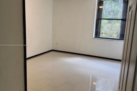 Copropriété à louer à Miami, Floride: 2 chambres, 84.17 m2 № 1954777 - photo 9