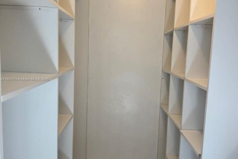 Copropriété à louer à Miami, Floride: 2 chambres, 84.17 m2 № 1954777 - photo 7