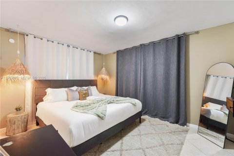 Casa en venta en Fort Lauderdale, Florida, 3 dormitorios, 182 m2 № 2020102 - foto 12