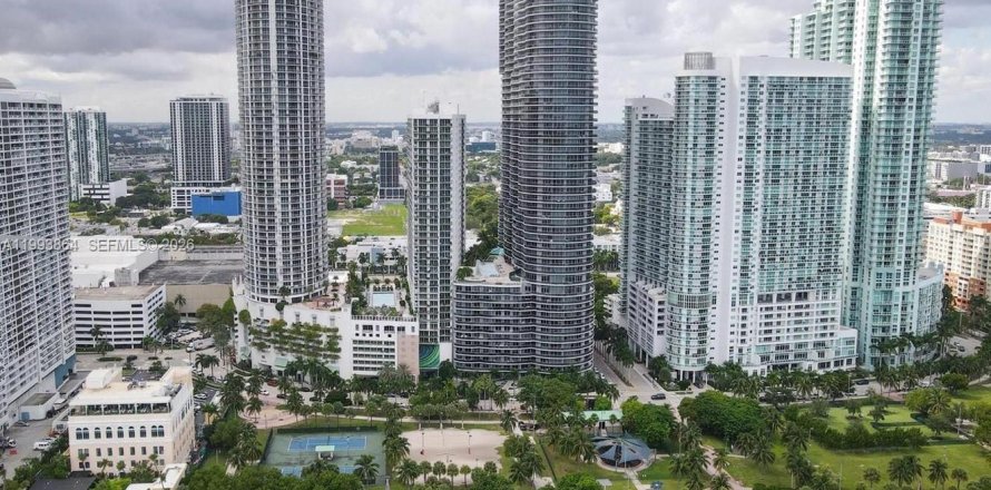 Studio à Condo à Miami, Floride  № 2055652