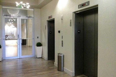 Copropriété à louer à Miami, Floride: 46.73 m2 № 2055652 - photo 5