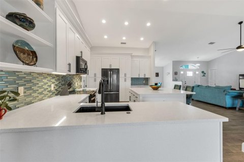 House in Rotonda, Florida 3 bedrooms, 193.7 sq.m. № 1900298 - photo 22