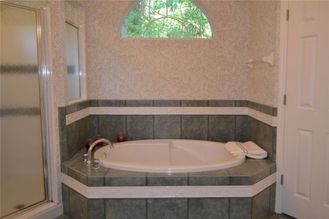Villa ou maison à louer à Gainesville, Floride: 3 chambres, 162.76 m2 № 2122425 - photo 18