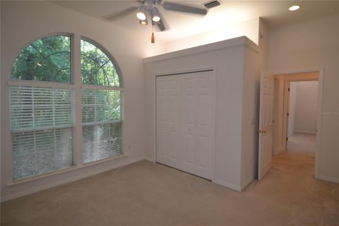 Villa ou maison à louer à Gainesville, Floride: 3 chambres, 162.76 m2 № 2122425 - photo 12