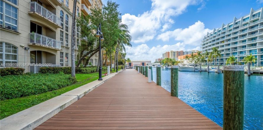 Кондоминиум с 3 спальнями в Авентура, Флорида № 1990090