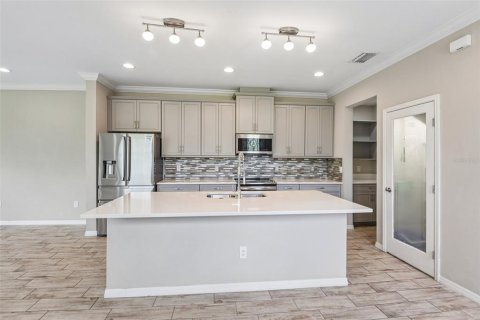 Townhouse in Tampa, Florida 3 bedrooms, 172.05 sq.m. № 2157978 - photo 14