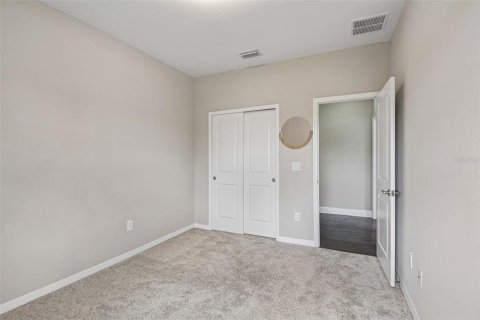 Townhouse in Tampa, Florida 3 bedrooms, 172.05 sq.m. № 2157978 - photo 20