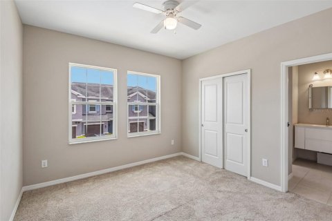 Townhouse in Tampa, Florida 3 bedrooms, 172.05 sq.m. № 2157978 - photo 23
