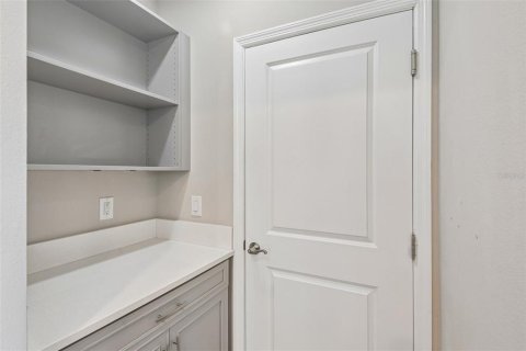 Townhouse in Tampa, Florida 3 bedrooms, 172.05 sq.m. № 2157978 - photo 15