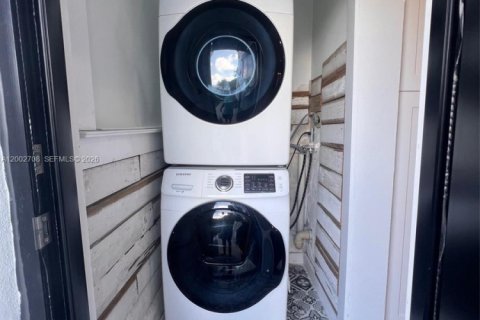 Villa ou maison à louer à Miami, Floride: 3 chambres № 2066579 - photo 21