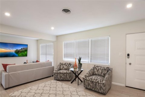Casa en alquiler en Sarasota, Florida, 2 dormitorios, 109.44 m2 № 1755159 - foto 11