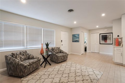 Casa en alquiler en Sarasota, Florida, 2 dormitorios, 109.44 m2 № 1755159 - foto 12