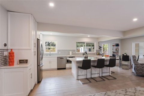 Casa en alquiler en Sarasota, Florida, 2 dormitorios, 109.44 m2 № 1755159 - foto 2