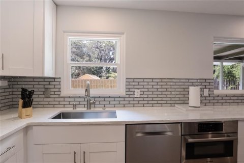 Casa en alquiler en Sarasota, Florida, 2 dormitorios, 109.44 m2 № 1755159 - foto 7