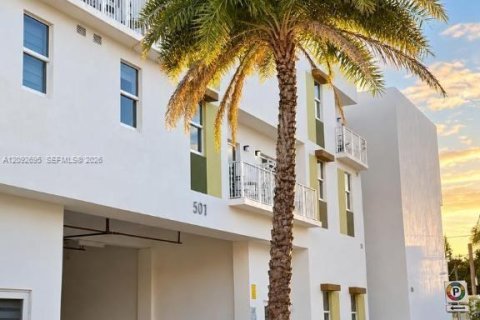 Appartement à louer à Hallandale Beach, Floride: 2 chambres № 2382671 - photo 18