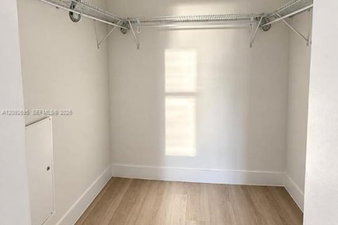 Appartement à louer à Hallandale Beach, Floride: 2 chambres № 2382671 - photo 12