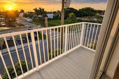 Appartement à louer à Hallandale Beach, Floride: 2 chambres № 2382671 - photo 7