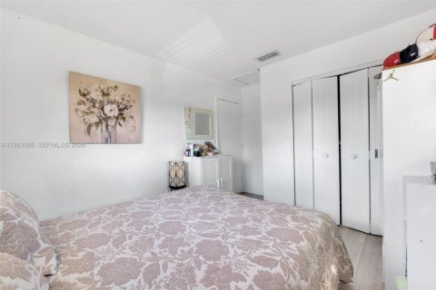 Copropriété à vendre à Oakland Park, Floride: 2 chambres, 56.58 m2 № 2050392 - photo 9