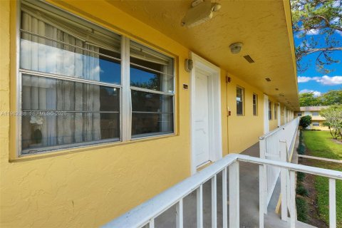 Copropriété à vendre à Oakland Park, Floride: 2 chambres, 56.58 m2 № 2050392 - photo 12