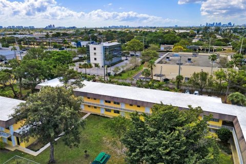 Copropriété à vendre à Oakland Park, Floride: 2 chambres, 56.58 m2 № 2050392 - photo 16