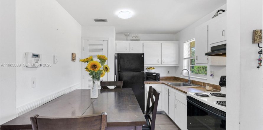 Condo à Oakland Park, Floride, 2 chambres  № 2050392