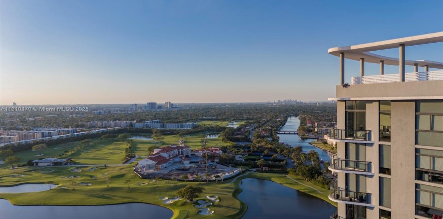 Condo à Hallandale Beach, Floride, 2 chambres  № 1966781