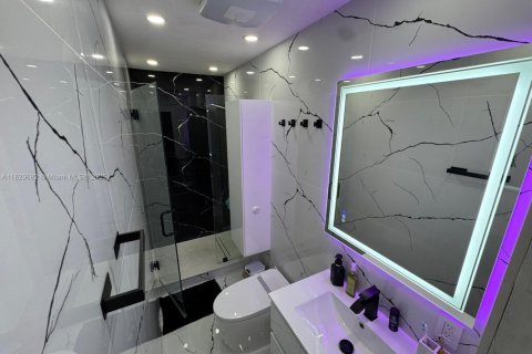 Adosado en venta en Miami, Florida, 3 dormitorios, 94.3 m2 № 1938547 - foto 4
