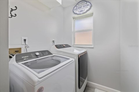 Villa ou maison à vendre à Cape Coral, Floride: 3 chambres, 161.84 m2 № 1755011 - photo 23