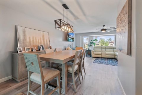 Villa ou maison à vendre à Cape Coral, Floride: 3 chambres, 161.84 m2 № 1755011 - photo 14