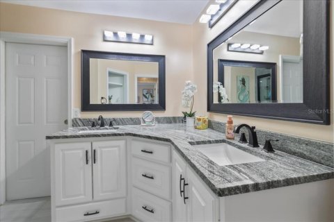 Villa ou maison à vendre à Cape Coral, Floride: 3 chambres, 161.84 m2 № 1755011 - photo 22